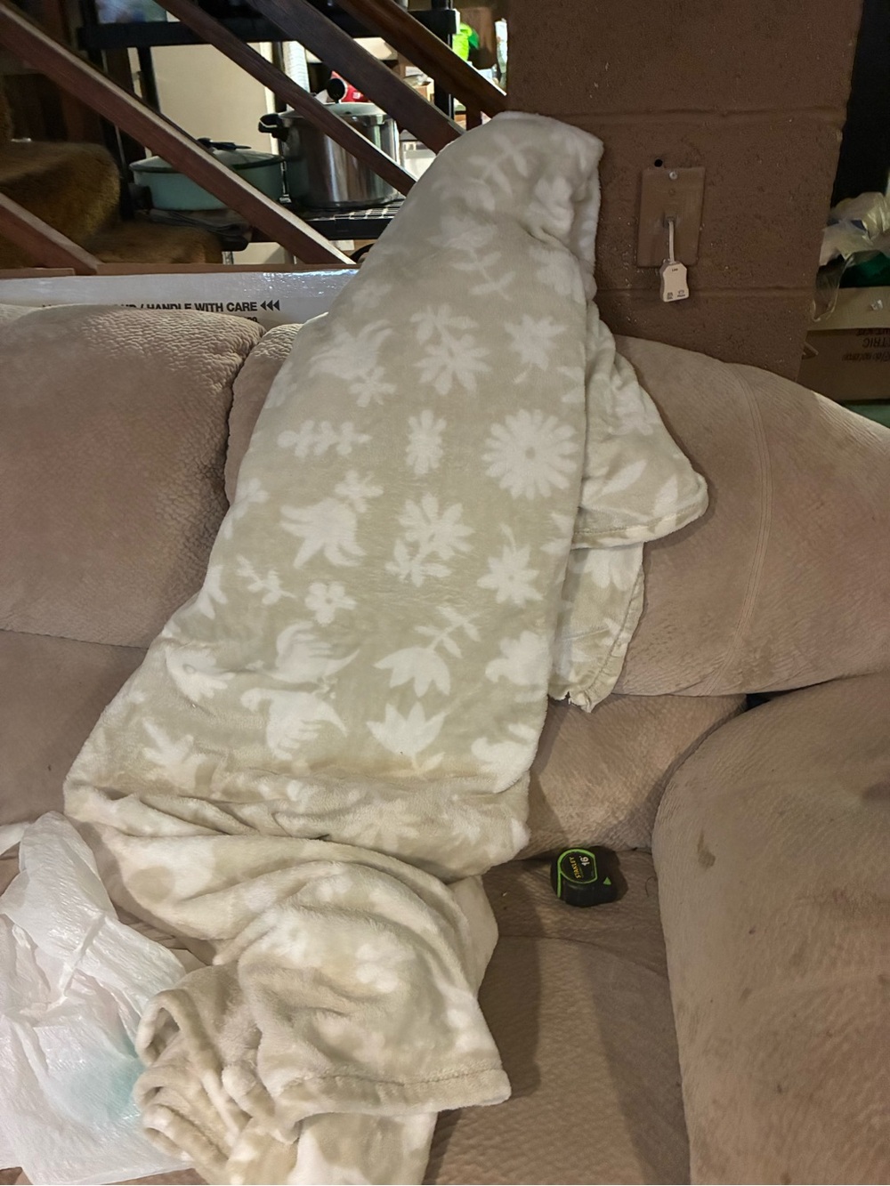 Plush Floral Pattern Cream Throw Blanket